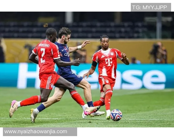 拜仁狂胜巴萨5-1引发争议判罚全场沸腾友谊赛精彩瞬间回顾