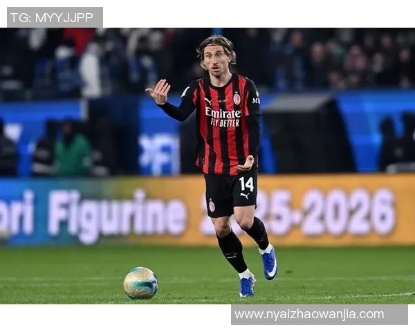AC米兰大胜巴萨5-1友谊赛精彩瞬间回顾引发全场热烈反响