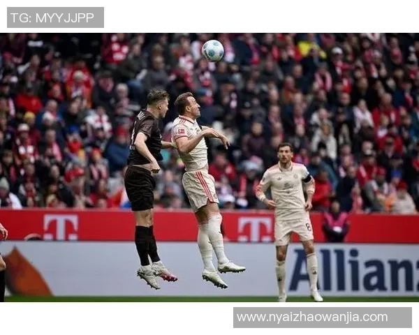 西甲赛场惊现冷门拜仁以3-0战胜切尔西神扑瞬间引发全场沸腾 西甲赛场惊现冷门拜仁以3-0战胜切尔西神扑瞬间引发全场沸腾